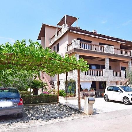 Apartmani Sole Pjescana Uvala Esterno foto