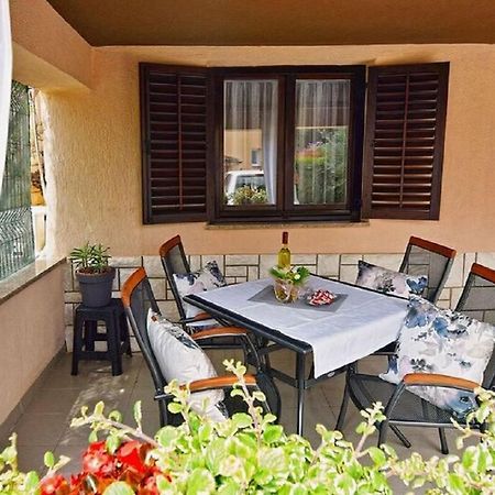 Apartmani Sole Pjescana Uvala Esterno foto