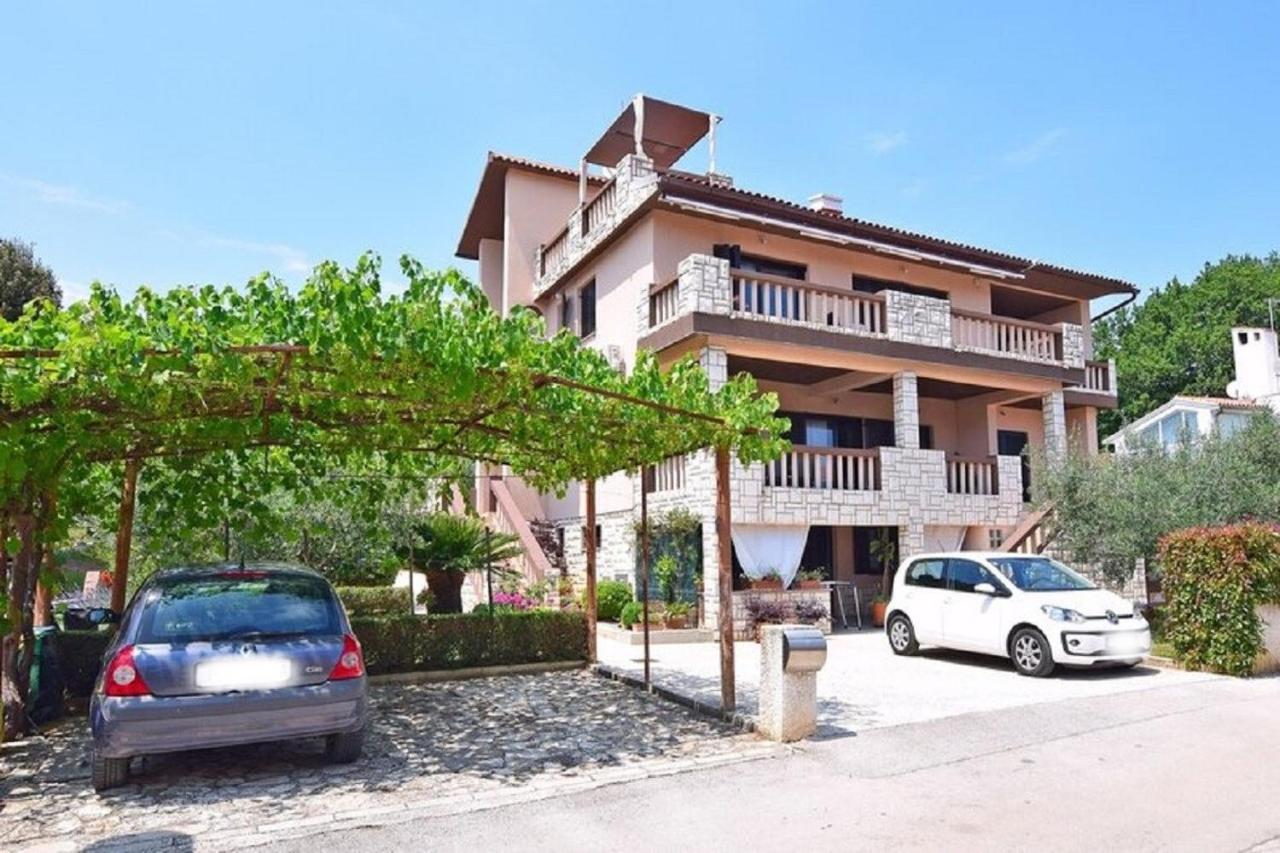 Apartmani Sole Pjescana Uvala Esterno foto