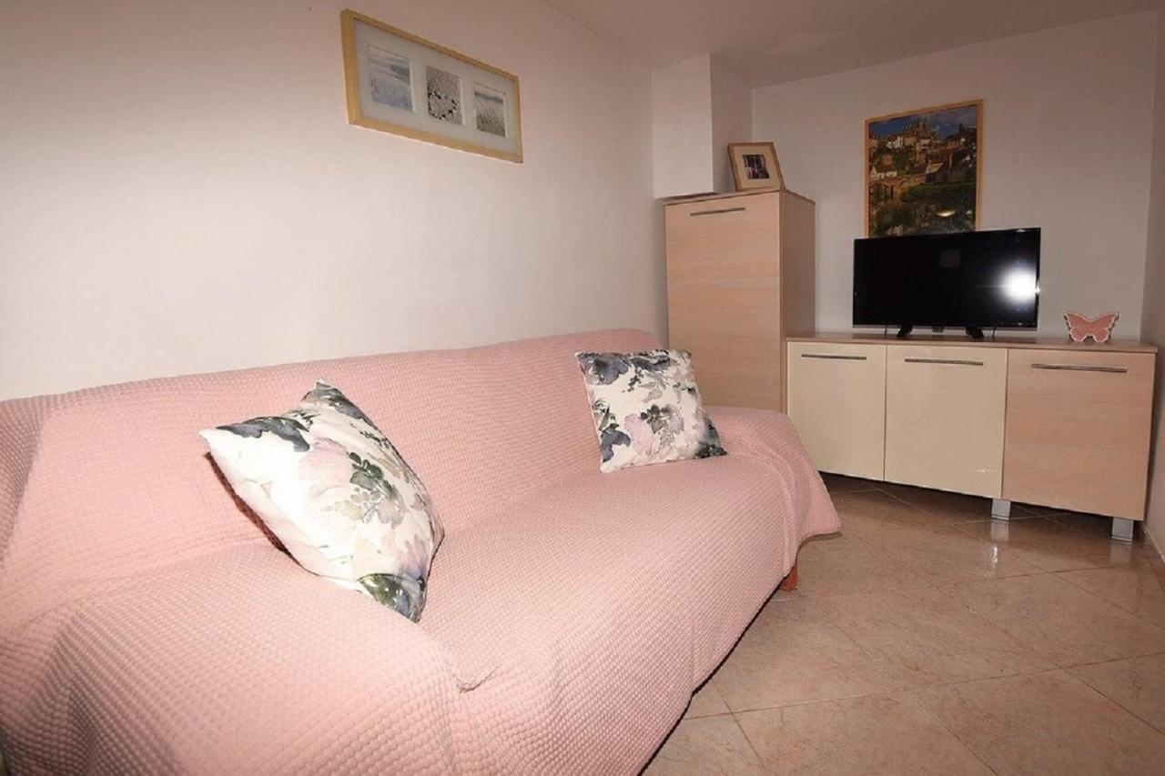 Apartmani Sole Pjescana Uvala Esterno foto